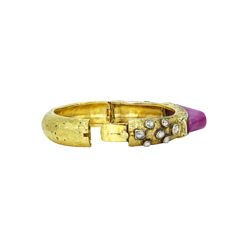 Ruby colourstone Bangle with Polki Diamonds